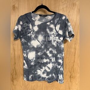 The North Face Top Womens Med Blue White Geometric Cloud Flash Dry Active Hike